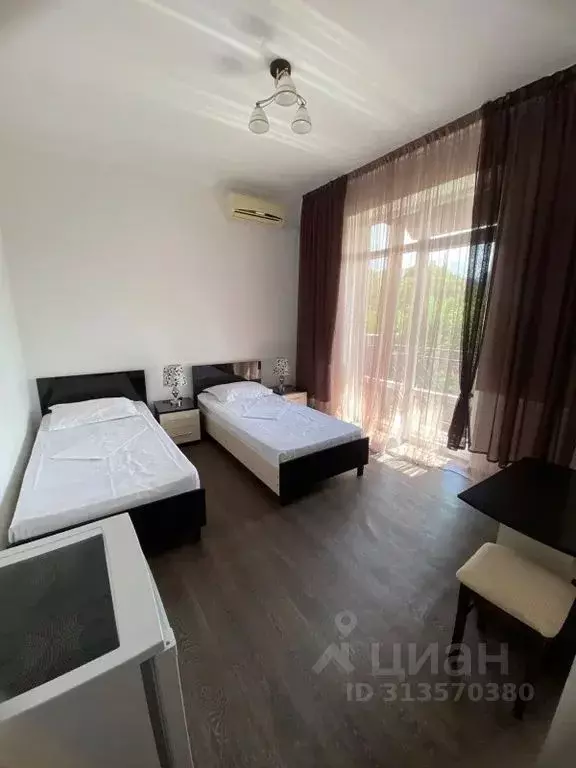 Комната Краснодарский край, Геленджик Десантная ул., 15А - Фото 0