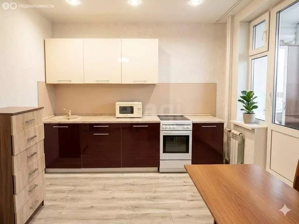 Квартира-студия: Кемерово, проспект Шахтёров, 92 (34.5 м) - Фото 1