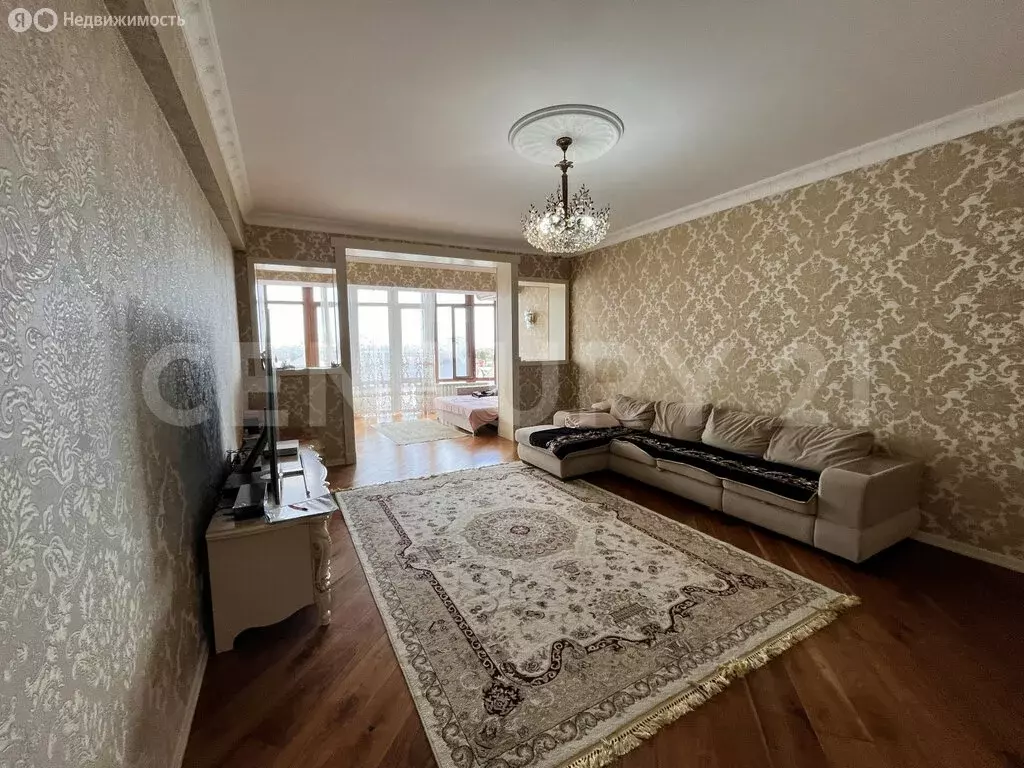 2-комнатная квартира: Махачкала, улица Чеэрова, 26к1 (107 м) - Фото 1