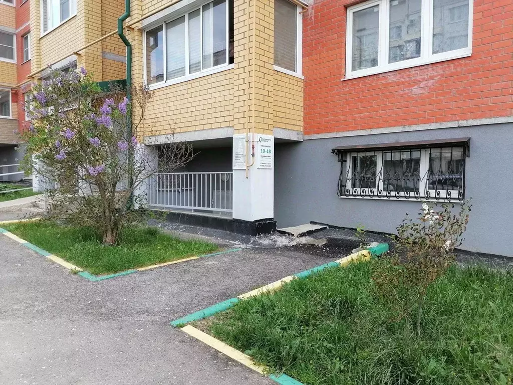 Торговая площадь в Тульская область, Новомосковск ул. Генерала Белова, ... - Фото 1