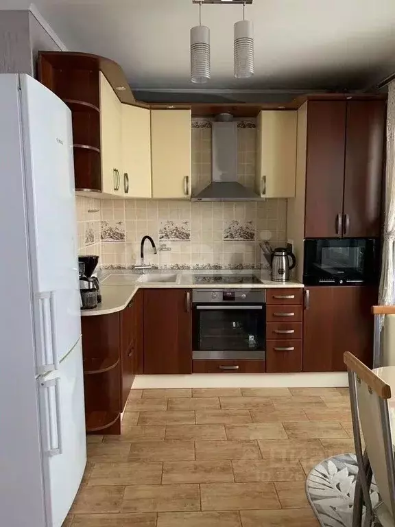 2-к кв. Алтайский край, Барнаул ул. Гущина, 150/2 (55.8 м) - Фото 1