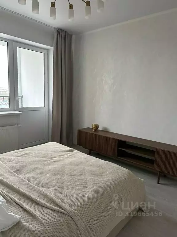 2-к кв. Белгородская область, Старый Оскол Степной мкр, 33Б (64.0 м) - Фото 1