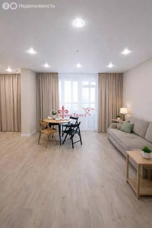 3-комнатная квартира: Белгород, улица Есенина, 9к2 (77 м) - Фото 1