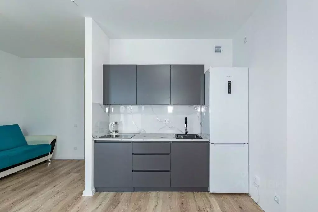 Студия Свердловская область, Екатеринбург ул. 8 Марта, 204Г/2 (26.6 м) - Фото 1