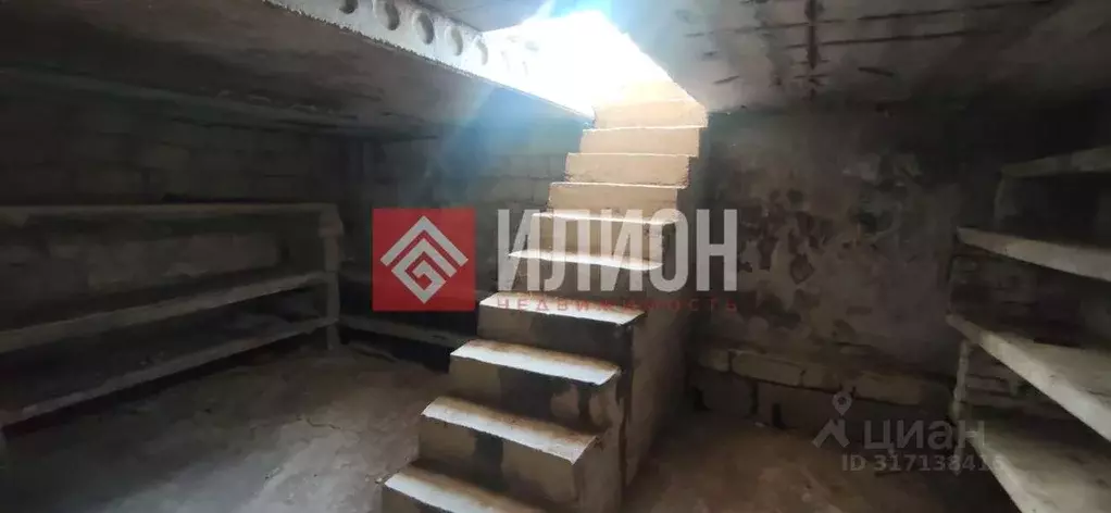 Гараж в Крым, Бахчисарайский район, с. Угловое ул. Комарова, 90Г (48 ... - Фото 0