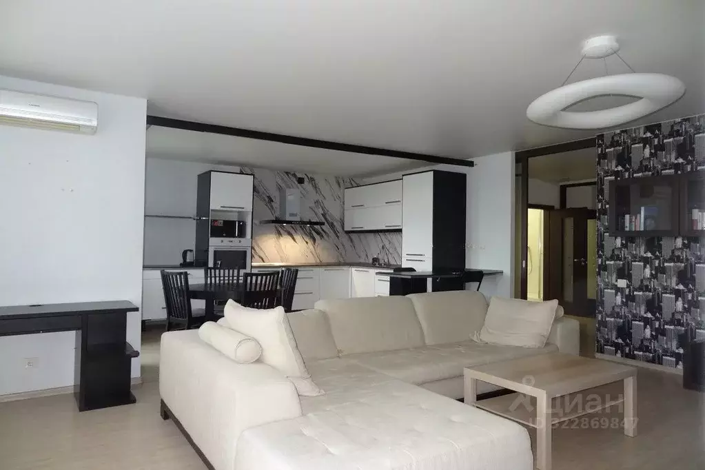 2-к кв. Свердловская область, Екатеринбург ул. Токарей, 68 (68.0 м) - Фото 2