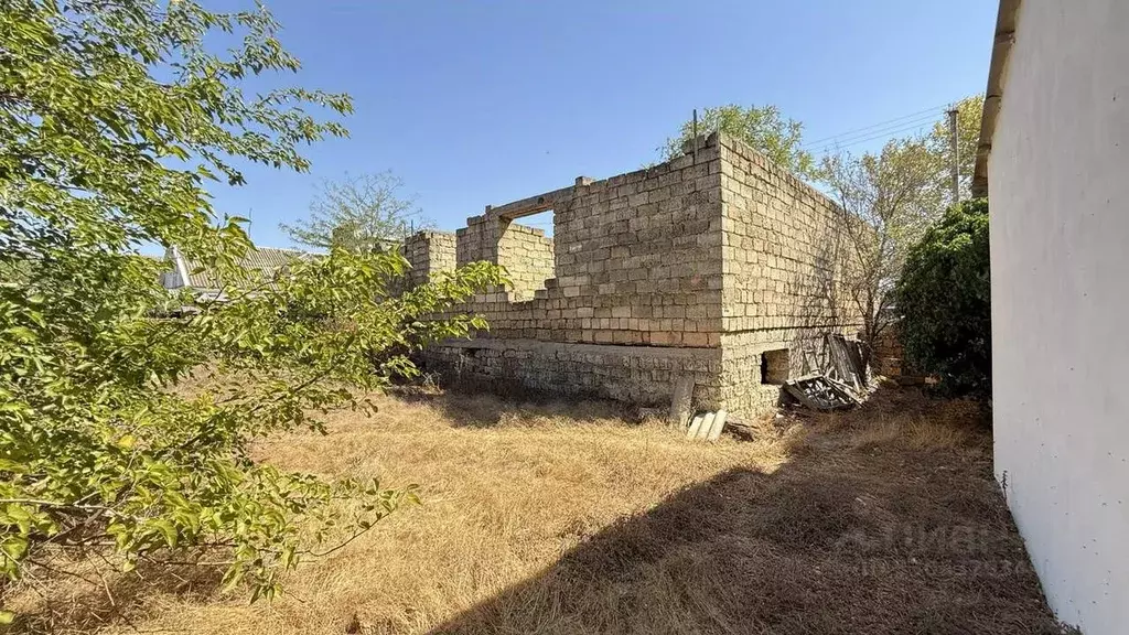 Участок в Крым, Сакский район, Суворовское с/пос, с. Каменоломня ул. ... - Фото 1