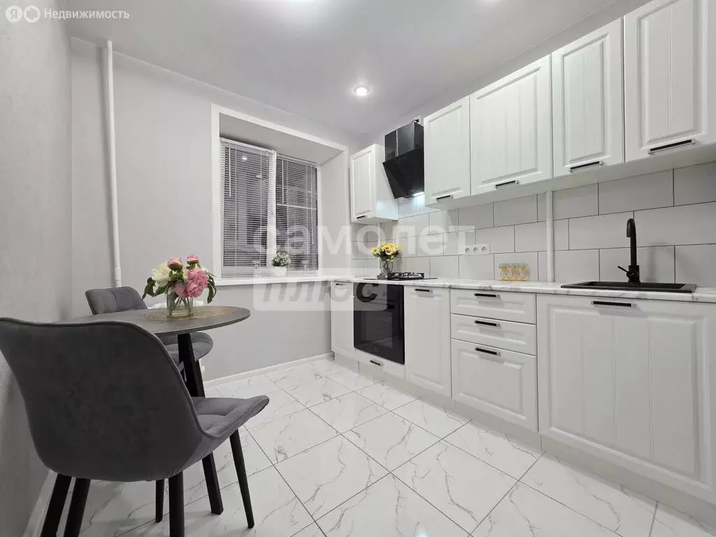 1-комнатная квартира: Йошкар-Ола, улица Йывана Кырли, 12 (37 м) - Фото 1