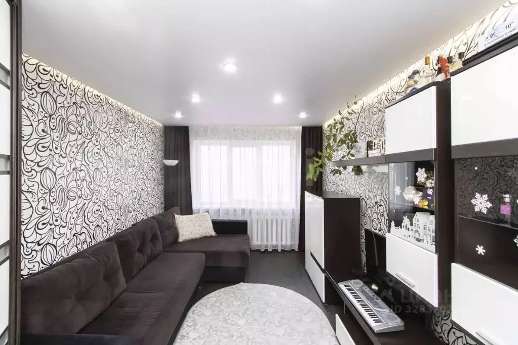 3-к кв. Тюменская область, Тюмень ул. Воровского, 25 (62.4 м) - Фото 1