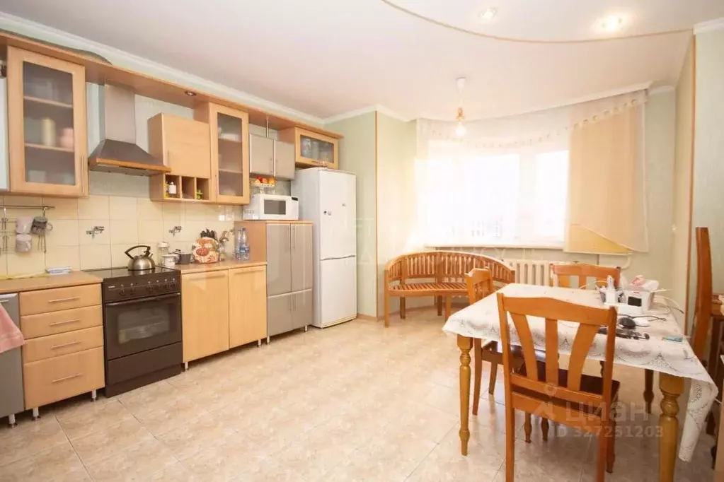 3-к кв. Тюменская область, Тюмень ул. 50 лет Октября, 1 (104.0 м) - Фото 1