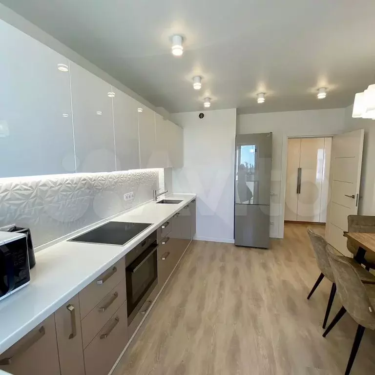 2-к. квартира, 60 м, 7/27 эт. - Фото 1