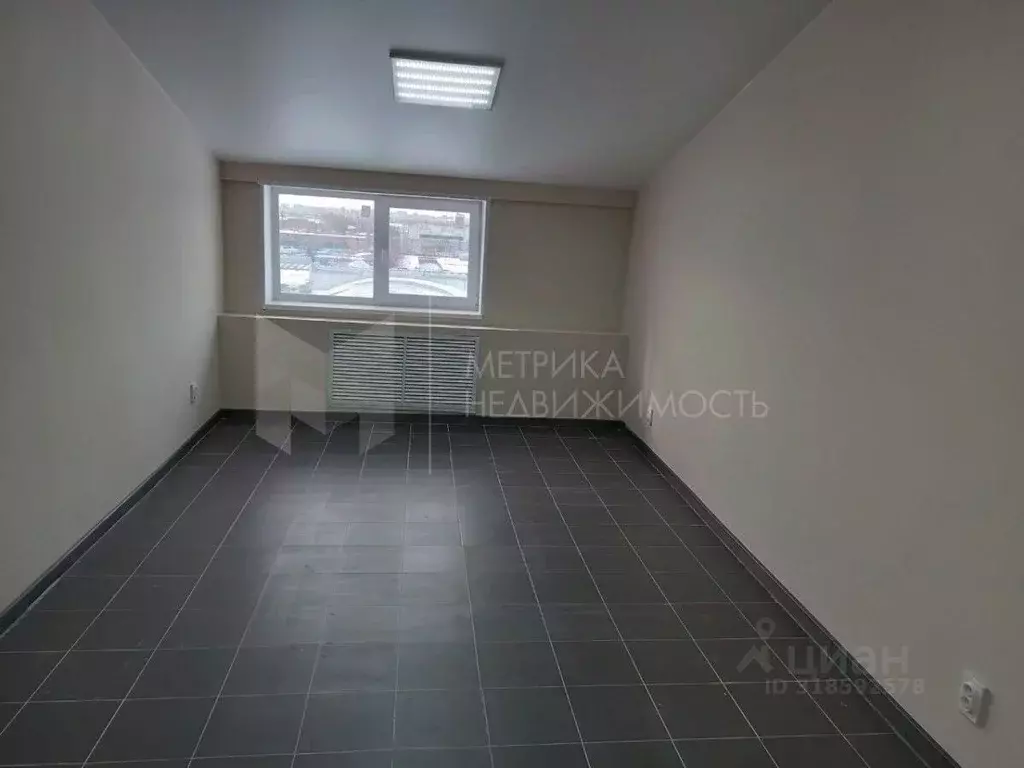 Офис в Тюменская область, Тюмень ул. 50 лет Октября, 120 (19 м) - Фото 0