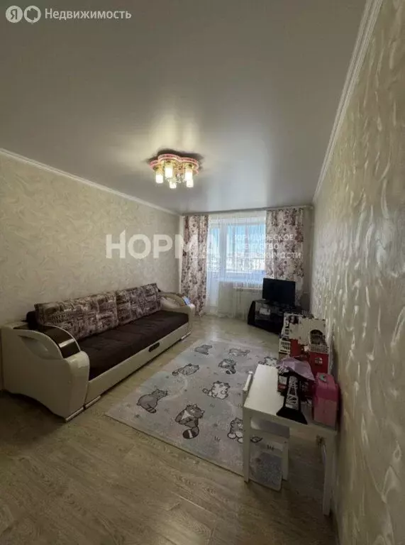 3-комнатная квартира: Октябрьский, улица Луначарского, 8 (59.5 м) - Фото 1