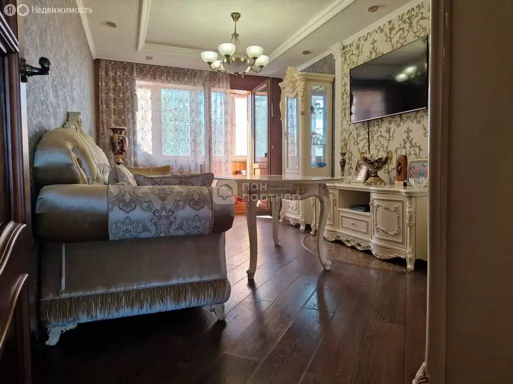 3-комнатная квартира: Луга, улица Победы, 6 (72.7 м) - Фото 1