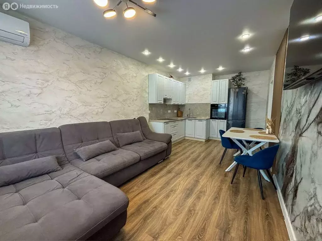 Квартира-студия: Оренбург, проспект Победы, 157/6 (64 м) - Фото 2