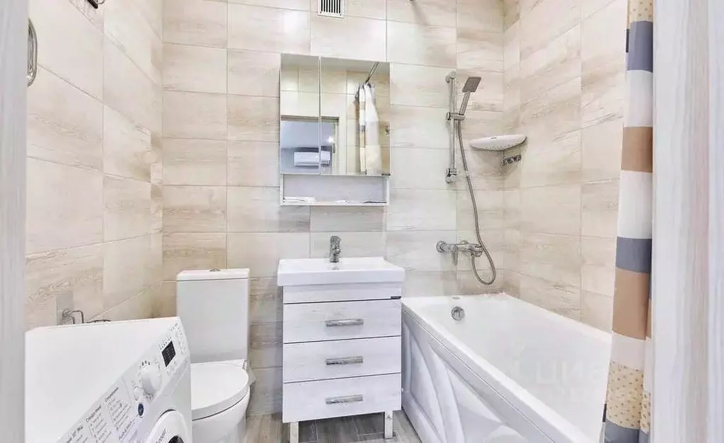 2-к кв. Тюменская область, Тюмень ул. Краснооктябрьская, 14 (55.0 м) - Фото 2