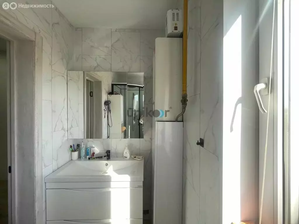 Дом в Иглино, улица Строителей (180 м) - Фото 0