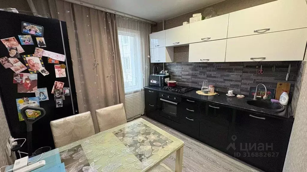 3-к кв. Иркутская область, Ангарск 8-й мкр, 10 (62.2 м) - Фото 0