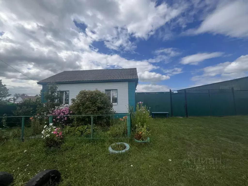 Дом в Омская область, Большереченский район, с. Красный Яр ... - Фото 1