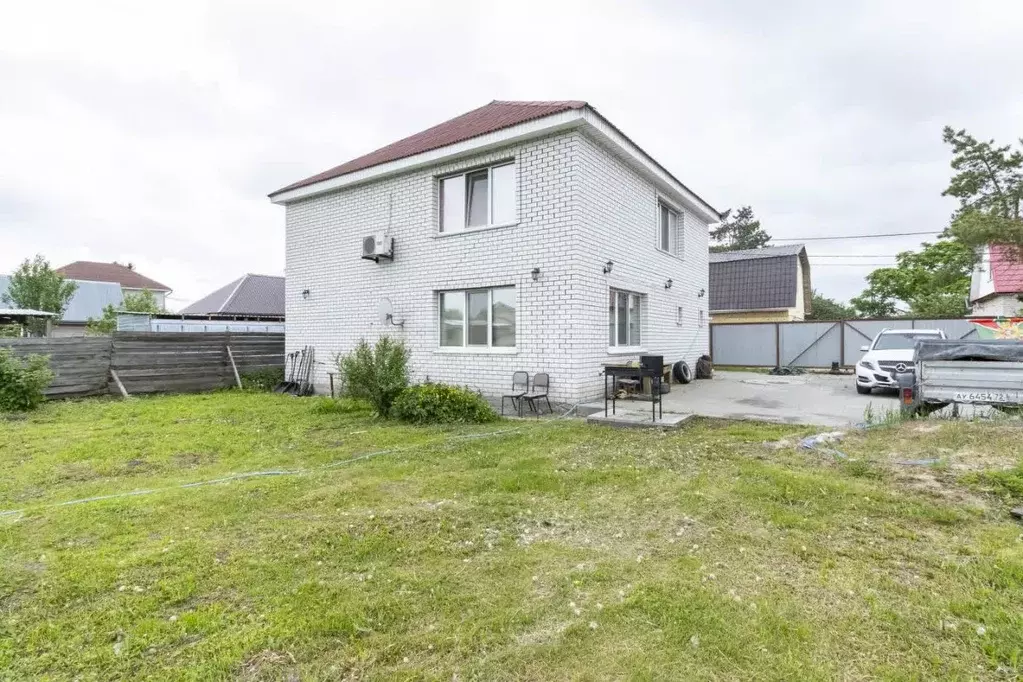 Дом в Тюменская область, Тюмень Парфеново мкр, ул. Хусаинова (170 м) - Фото 1