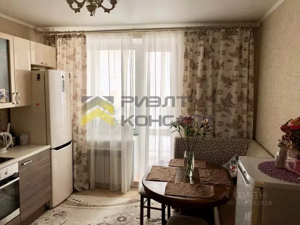 2-к кв. Омская область, Омск ул. Перелета, 12к1 (60.8 м) - Фото 0