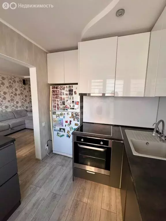 3-комнатная квартира: Южно-Сахалинск, улица А.О. Емельянова, 21 (64.7 ... - Фото 2