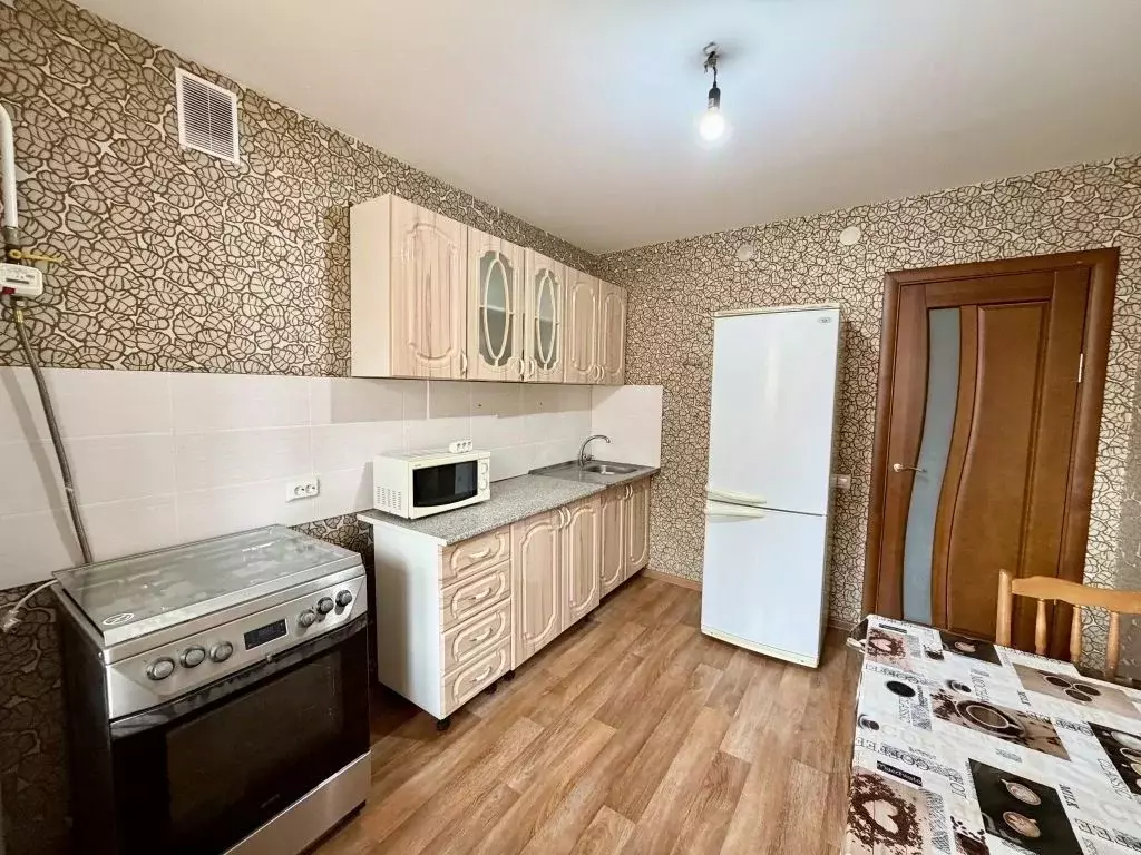 2-к кв. Кировская область, Киров ул. Ивана Попова, 10к1 (69.3 м) - Фото 2