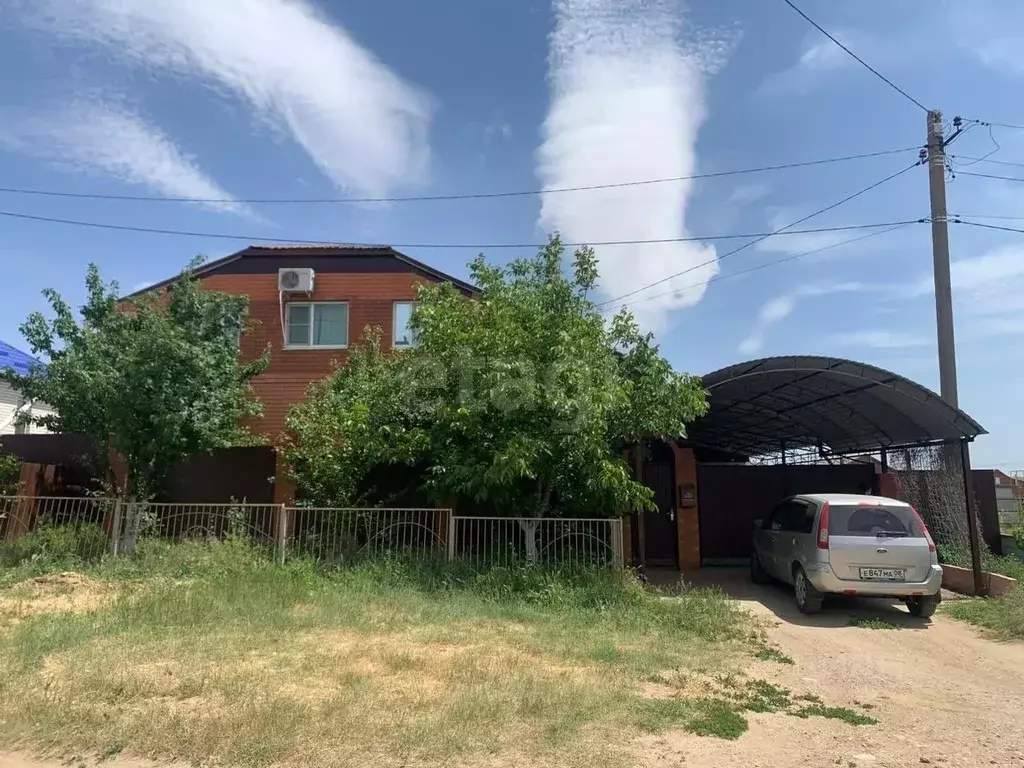 Дом в Калмыкия, Элиста ул. Йорял, 18 (223 м) - Фото 0