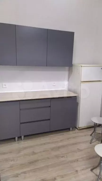 Комната 25 м в 3-к., 2/4 эт. - Фото 1