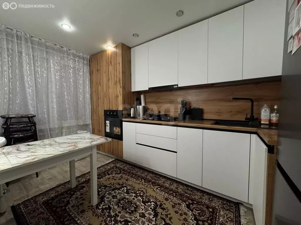 3-комнатная квартира: село Калмаш, улица Зуфара Галиева, 1 (72 м) - Фото 2