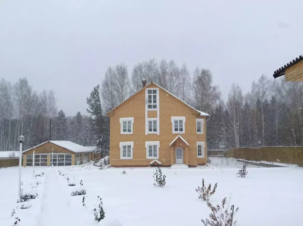 Коттедж в Пермский край, Оханский муниципальный округ, с. Таборы ул. ... - Фото 1
