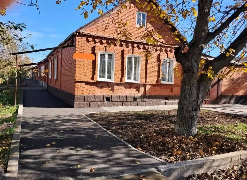 Дом в Северная Осетия, Владикавказ ул. Галковского, 56 (80 м) - Фото 2