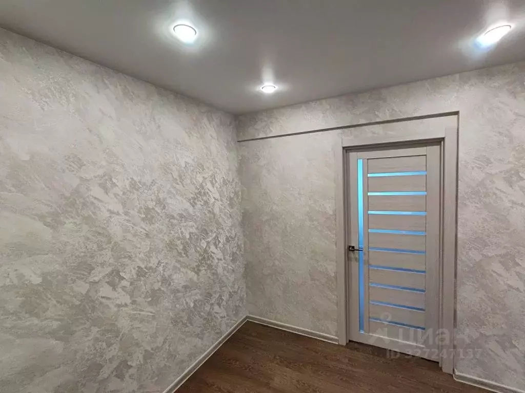 2-к кв. Омская область, Омск ул. 10 лет Октября, 111/1 (53.0 м) - Фото 2