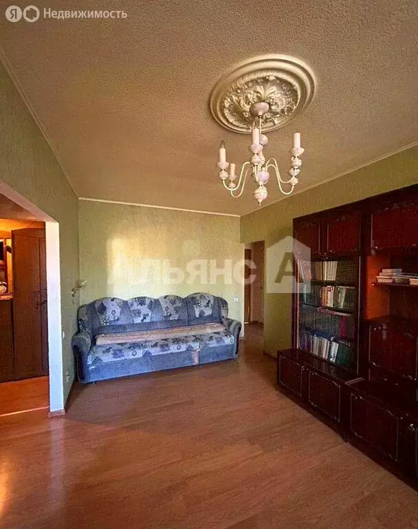 3-комнатная квартира: Шахты, улица Маяковского, 90 (56.7 м) - Фото 1