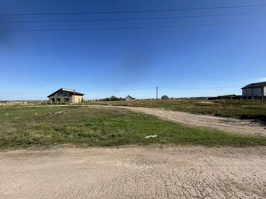 Участок в Крым, Симферопольский район, Перовское с/пос, с. Дубки ул. ... - Фото 2