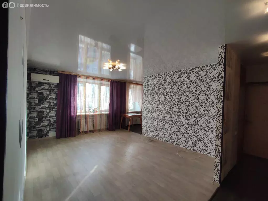 3-комнатная квартира: Екатеринбург, улица Испанских Рабочих, 28 (61.6 ... - Фото 1
