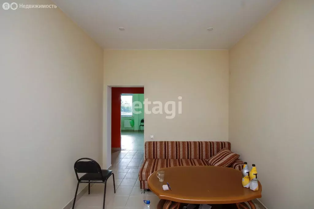 3-комнатная квартира: Тюмень, улица Надира Сагдеева, 8 (59.6 м) - Фото 2