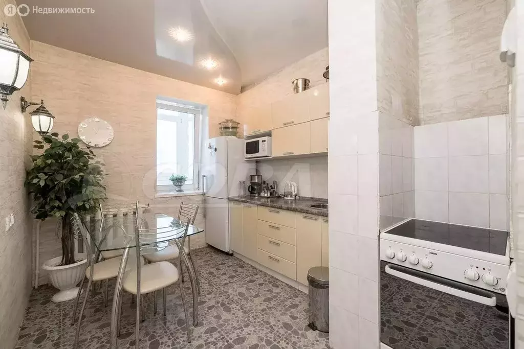 1-комнатная квартира: Тюмень, улица Николая Чаплина, 113 (35.4 м) - Фото 1
