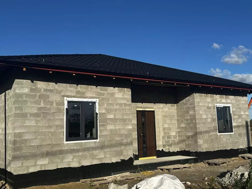 Дом в Калининградская область, Гурьевский муниципальный округ, пос. ... - Фото 1