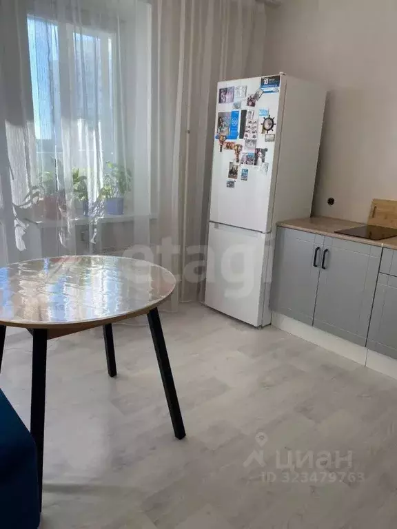 1-к кв. Тюменская область, Тюмень ул. Валентины Трофимовой, 13 (40.8 ... - Фото 1