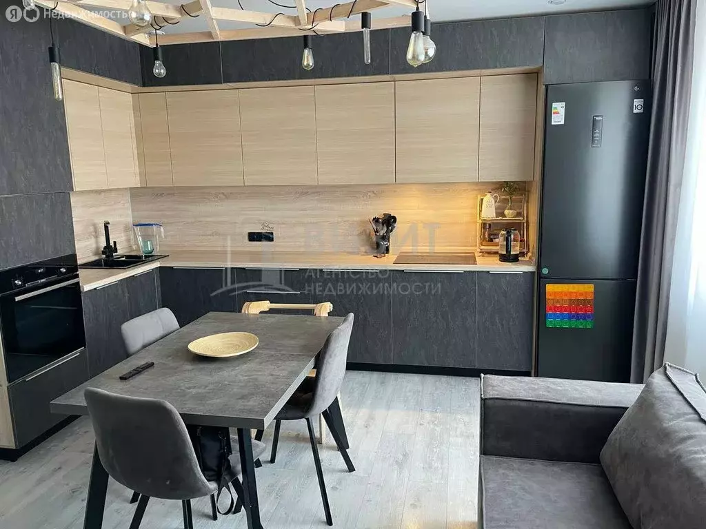 3-комнатная квартира: Нижнекамск, улица Фикрята Табеева, 35А (67 м) - Фото 0
