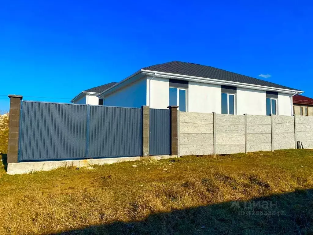 Дом в Крым, Симферопольский район, Трудовское с/пос, с. Строгоновка  ... - Фото 2