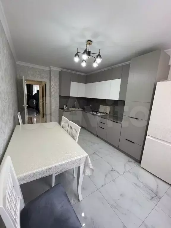 2-к. квартира, 90 м, 5/10 эт. - Фото 0