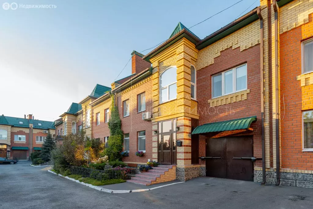 Дом в Тюмень, Барнаульская улица (334 м) - Фото 2