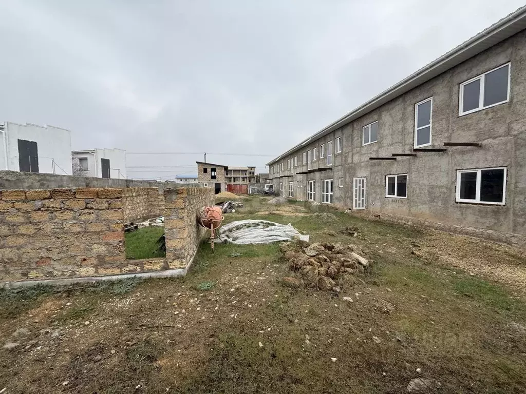 Дом в Крым, Сакский район, Штормовское с/пос, с. Поповка ул. ... - Фото 1