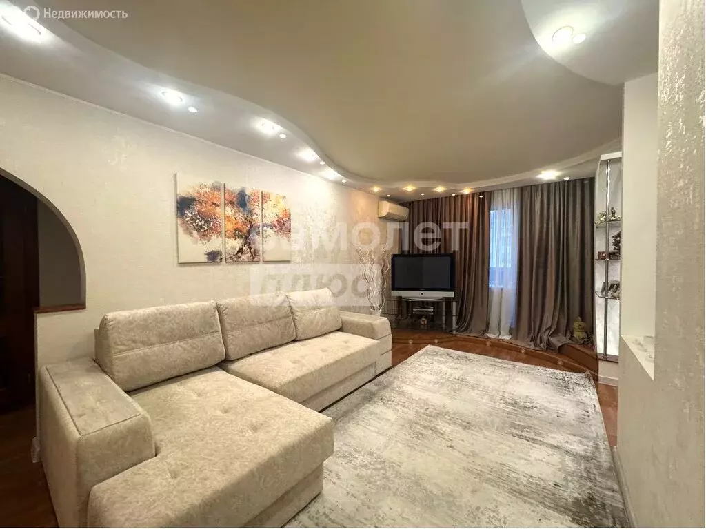3-комнатная квартира: Волгоград, улица Пельше, 6 (75.4 м) - Фото 0