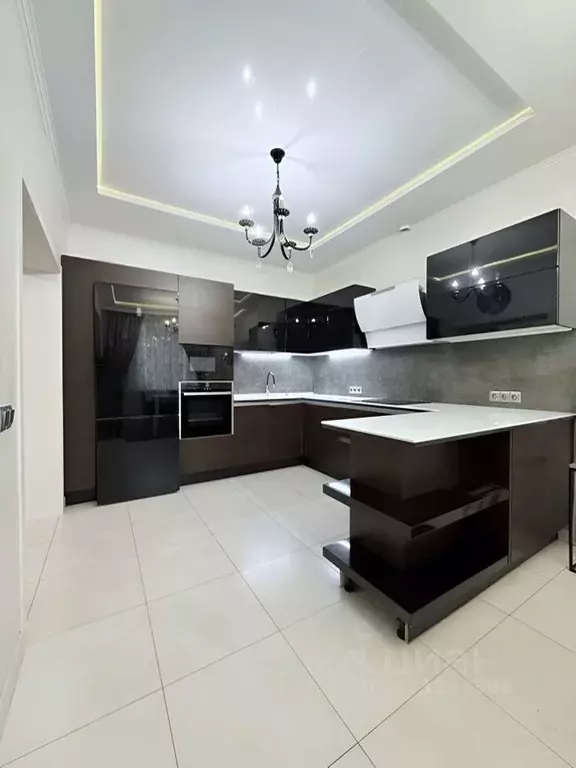 3-к кв. Санкт-Петербург ул. Адмирала Коновалова, 2-4 (94.0 м) - Фото 0