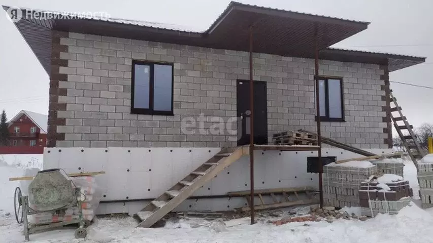 Дом в Иглинский район, деревня Шакша (130 м) - Фото 0