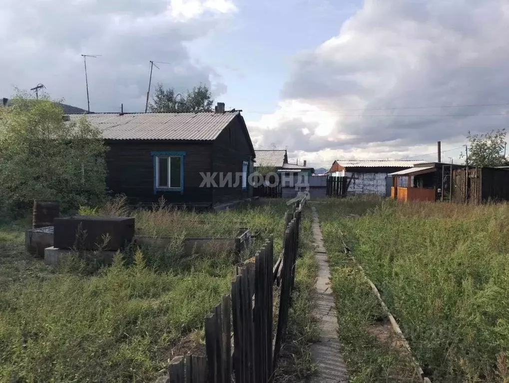 Дом в Тыва, Кызылский кожуун, Каа-Хем пгт ул. Найырал (56 м) - Фото 1