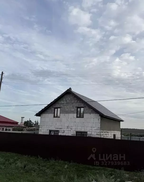 Дом в Ульяновская область, Майнский район, Тагайское с/пос, с. ... - Фото 1